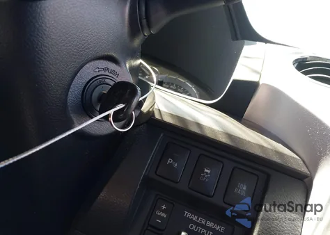 2017 Toyota Tundra Sr5 5.7L V8 из США, поврежденный, VIN 5TFDY5F17HX656156